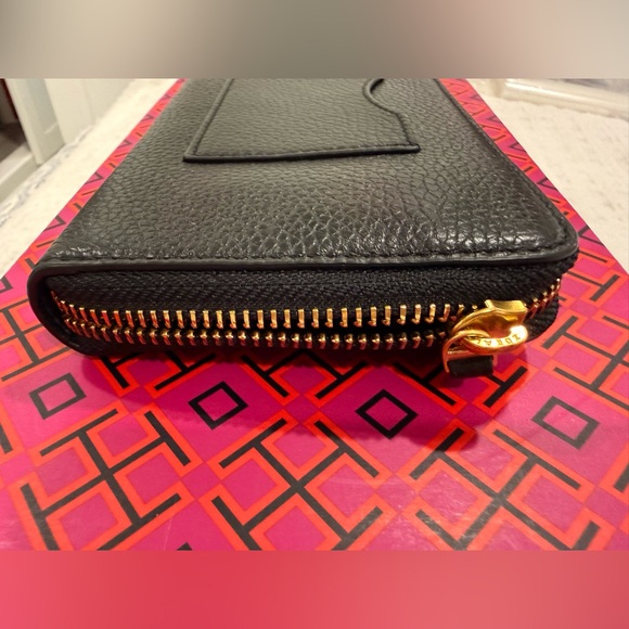Tory Burch Britten Black Pebbled Leather Continental Wallet - Picture 5 of 10